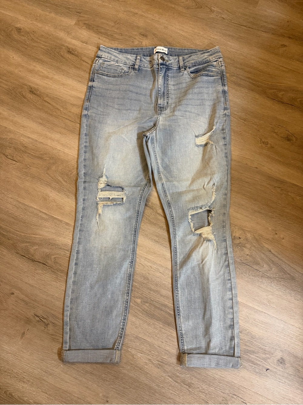 Studio Blue Distressed Light Wash Mom Jeans Size 31